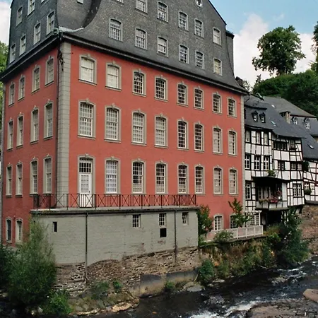 Zur Altstadt 2